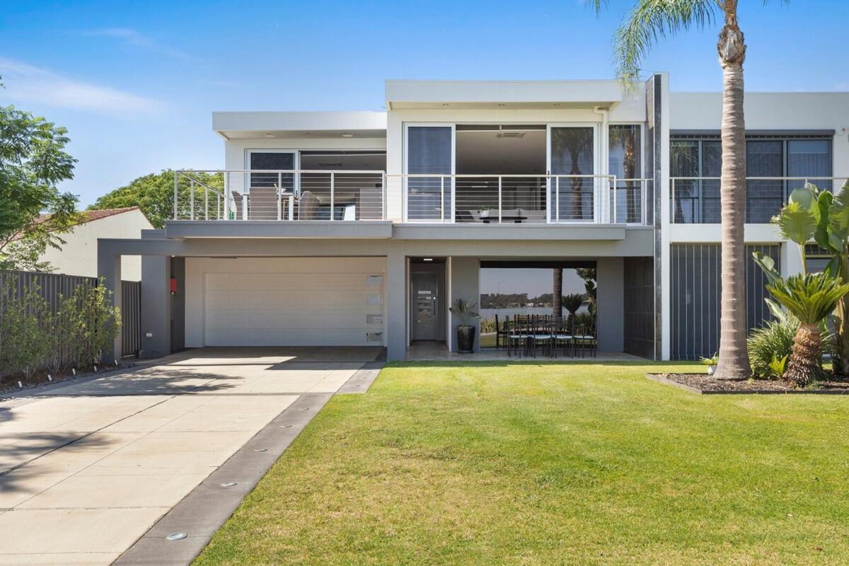 Willa Lakehouse With Jetty & Pool Yarrawonga Zewnętrze zdjęcie